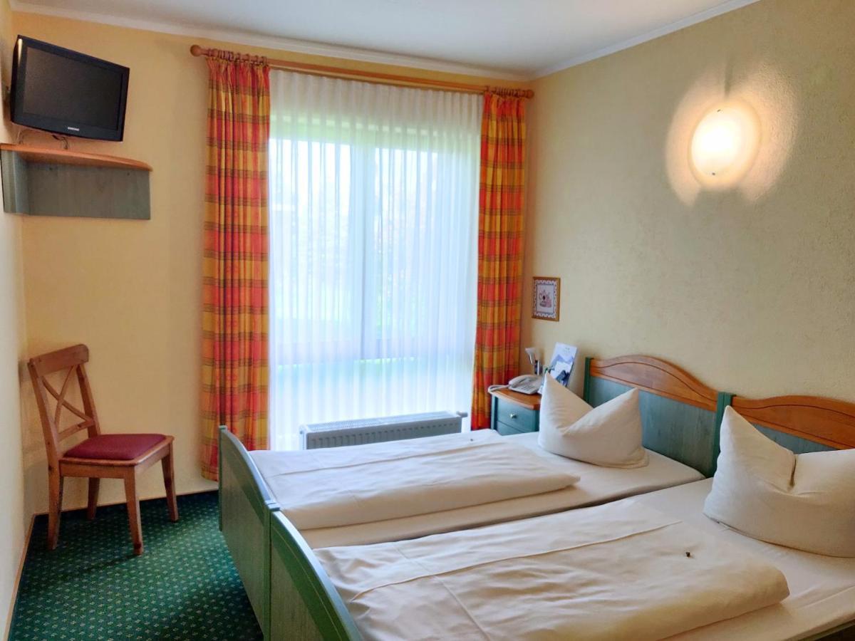 Hotel Neue Hoehe Klingenberg Exteriör bild